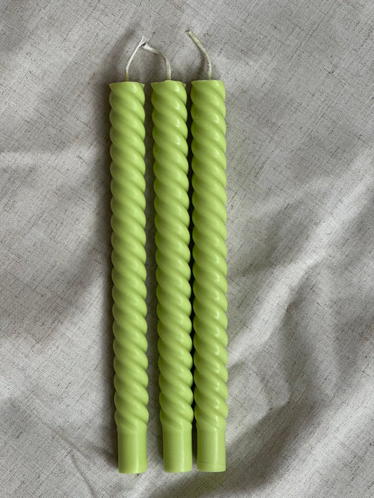 Garā galda svece vītne