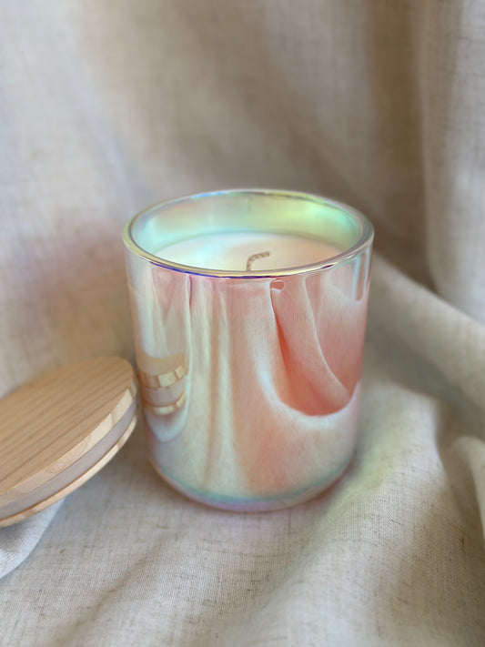 Aromātiskā svece stikla traukā